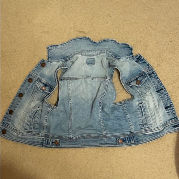 American Eagle Jean Vest - Picture 4 of 4